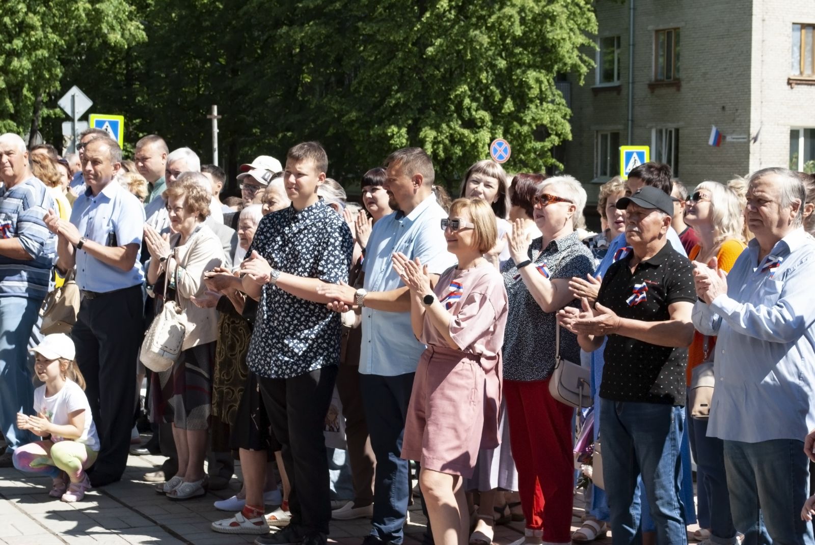 В Северске открыли обновленную Доску Почета | 13.06.2023 | Северск -  БезФормата